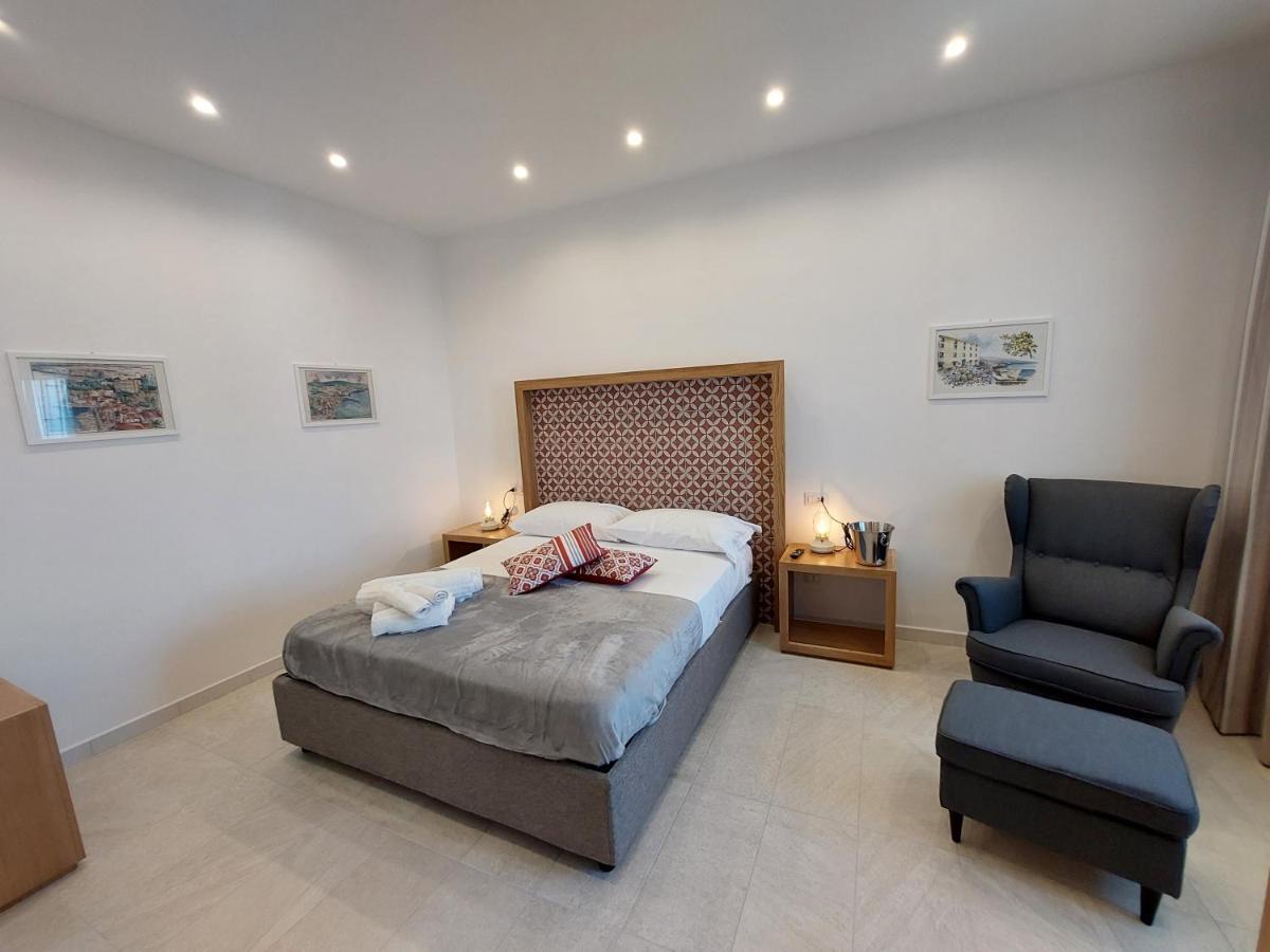 Mistral Luxury Suites Sorrent Exterior foto
