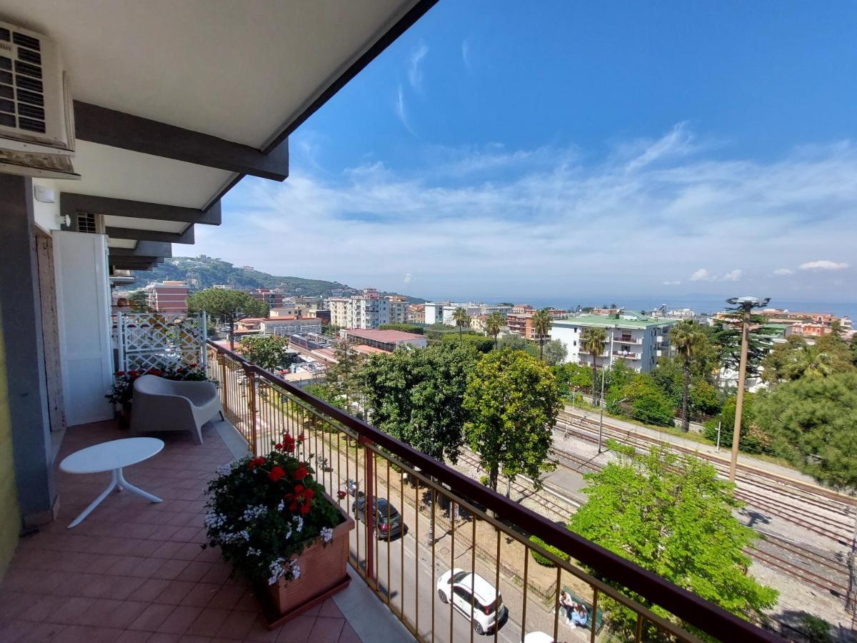 Mistral Luxury Suites Sorrent Exterior foto