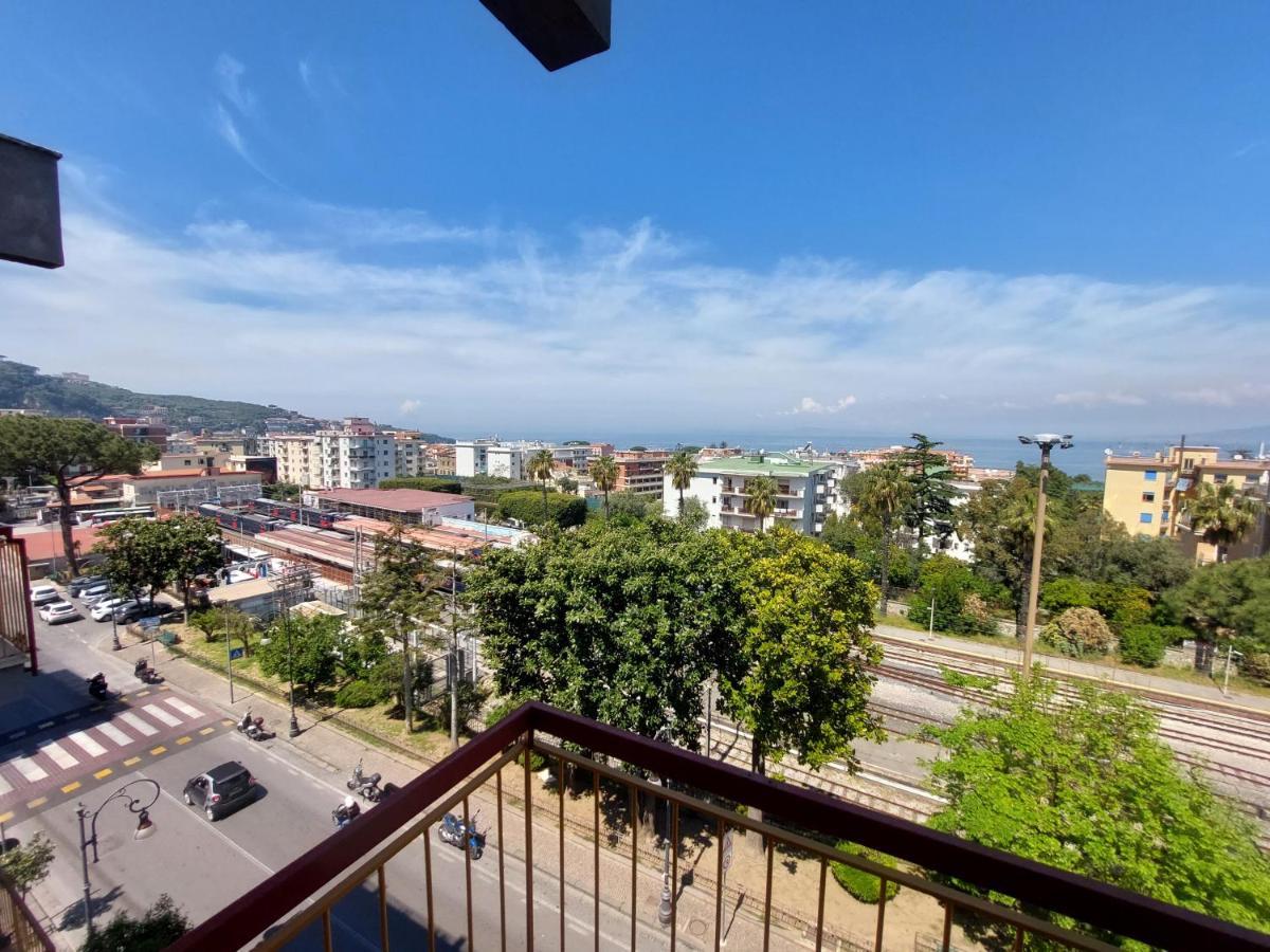 Mistral Luxury Suites Sorrent Exterior foto
