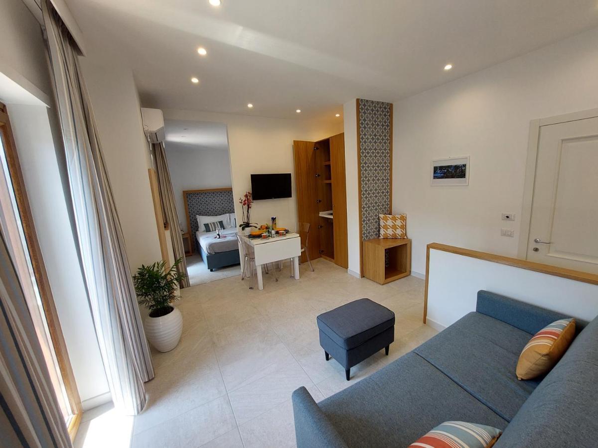 Mistral Luxury Suites Sorrent Exterior foto